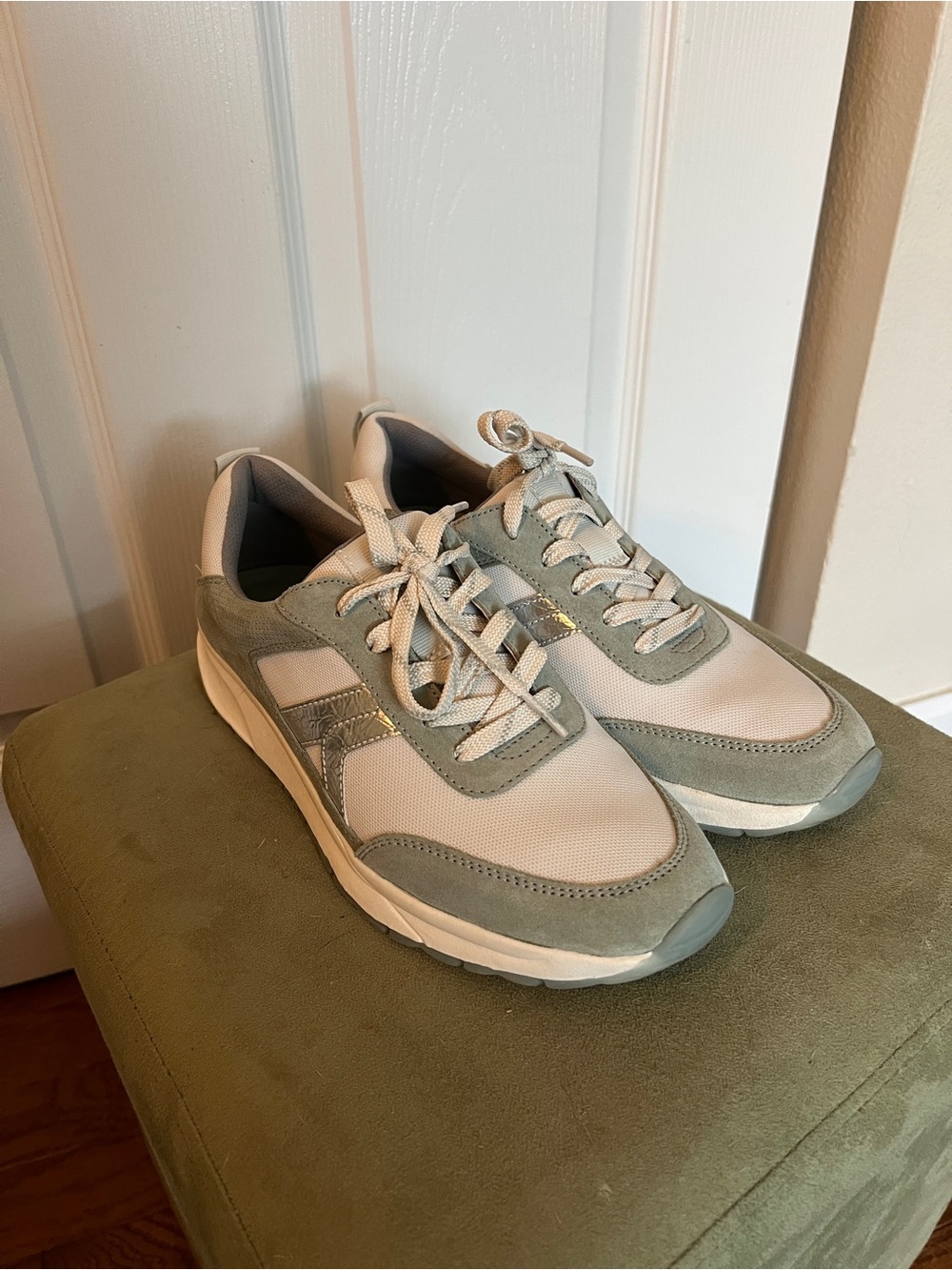 Naturalizer White and Sage Green suede sneakers size 9